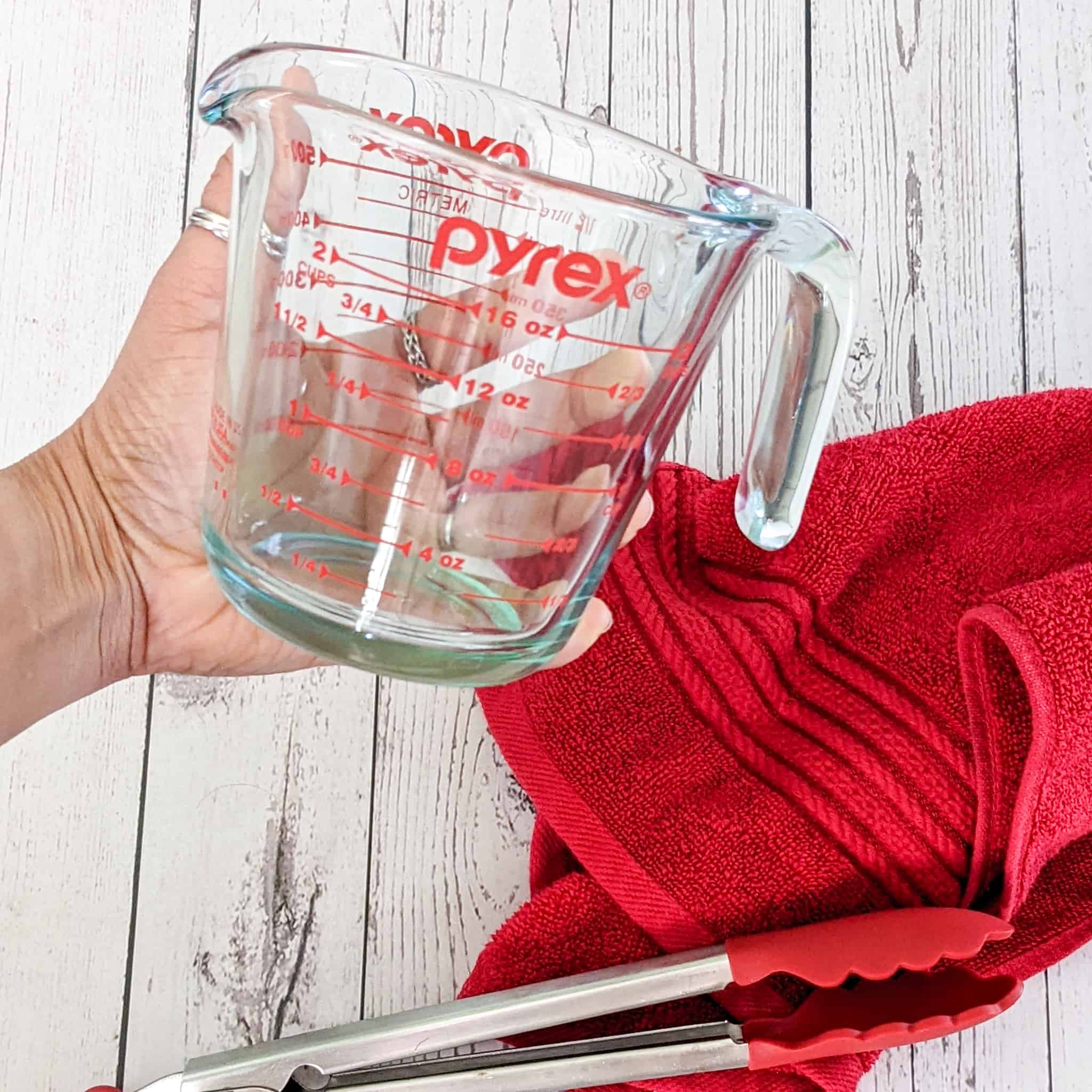 Pyrex 3 Piece Measuring Cup Set, Includes 1, 2, and 4 Tempered Glass Liquid Measuring Cups, Dishwasher, Freezer, Microwave, and Oven Safe, Essential Kitchen Tools