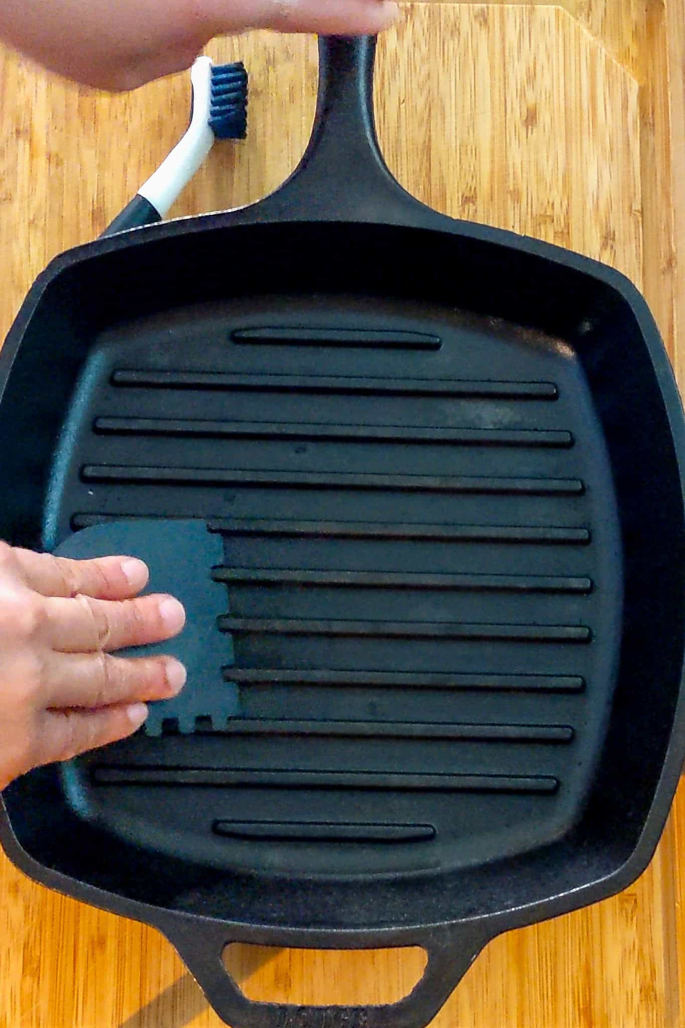 scrapper specifically for grill pan scrapping grill pan grates.