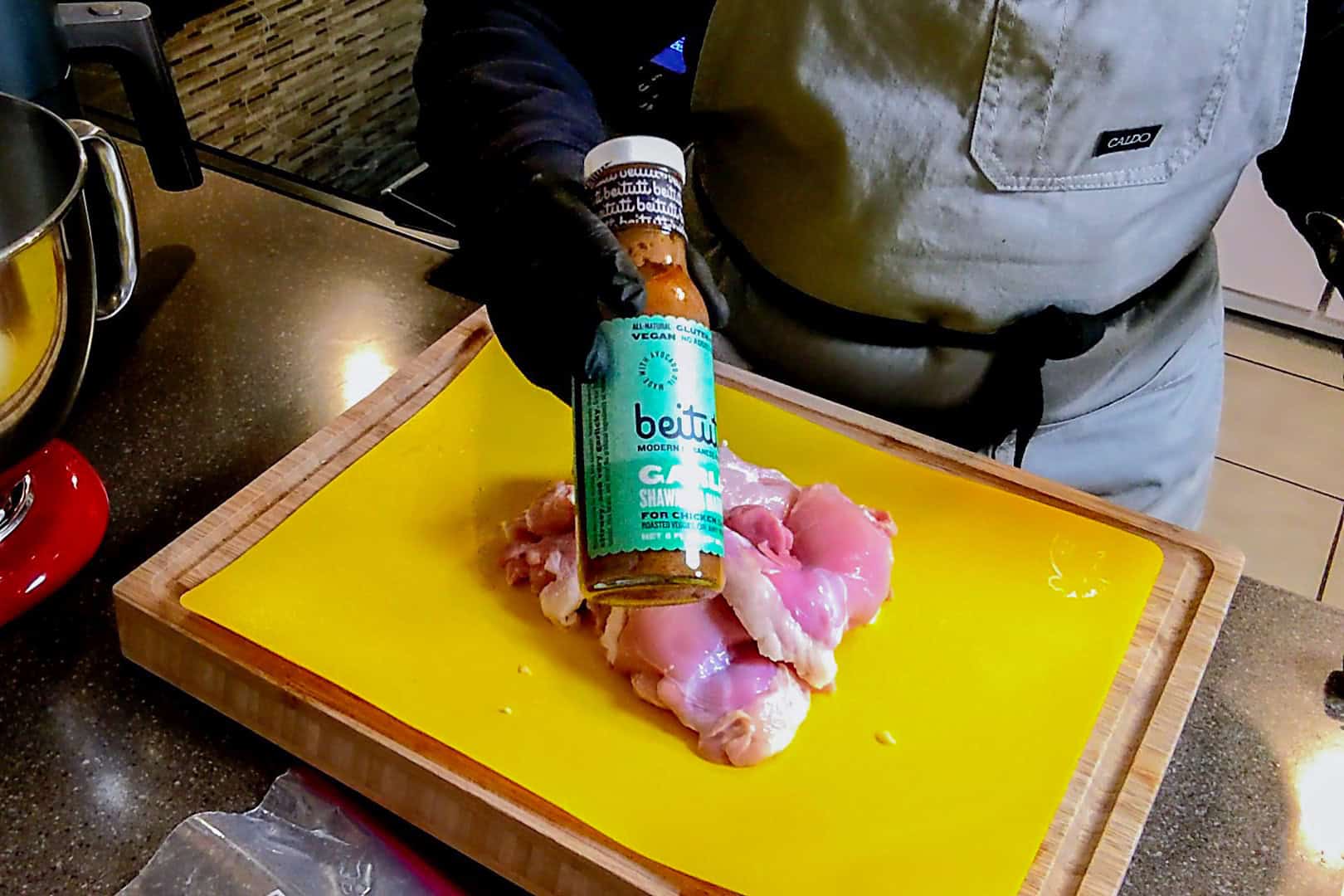 showing the beituti garlic shawarma marinade bottle.